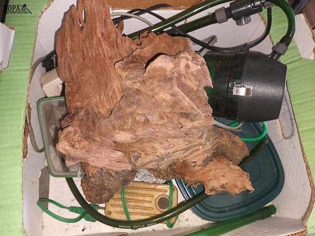 Lot 43 - materiaal voor aquarium. 2 dozen - afbeelding 3 van  5