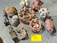 Lot 43 - mexicaanse beelden aardewerk - 12 stuks