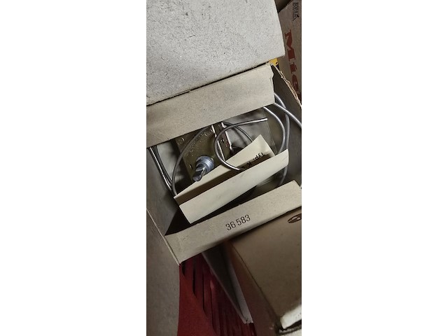 Lot 43 - miele diverse onderdelen - afbeelding 3 van  7