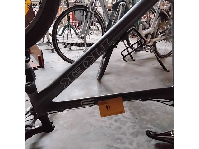 Lot 43 - mountainbike trek - afbeelding 1 van  4