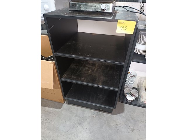 Lot 43 - open kast - afbeelding 1 van  3