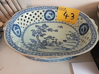 Lot 43 - ovalen chinese sierschaal - afbeelding 1 van  6