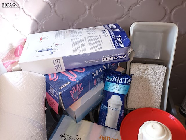 Lot 43 - poetsmateriaal en producten - afbeelding 2 van  4