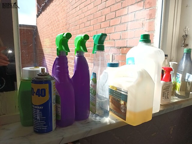 Lot 43 - poetsmateriaal en producten - afbeelding 4 van  4