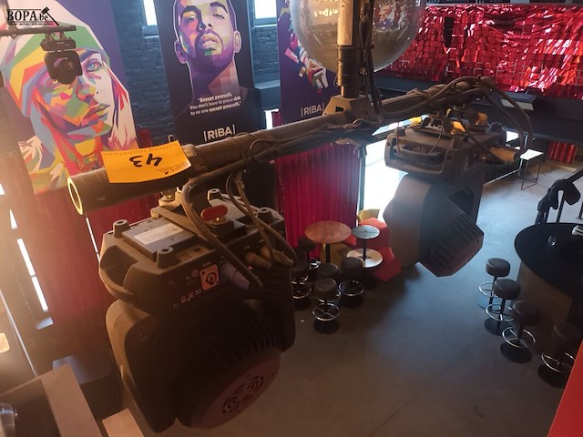 Lot 43 - professioneel partylight en beamspot nicols - afbeelding 1 van  2