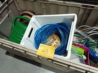Lot 43 - pvc tuinkist met inhoud - afbeelding 5 van  5