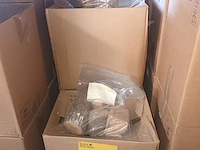 Lot 43 - rookhout chunks steeneik 1 kg. 19 stuks - afbeelding 2 van  3