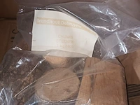 Lot 43 - rookhout chunks steeneik 1 kg. 19 stuks - afbeelding 3 van  3