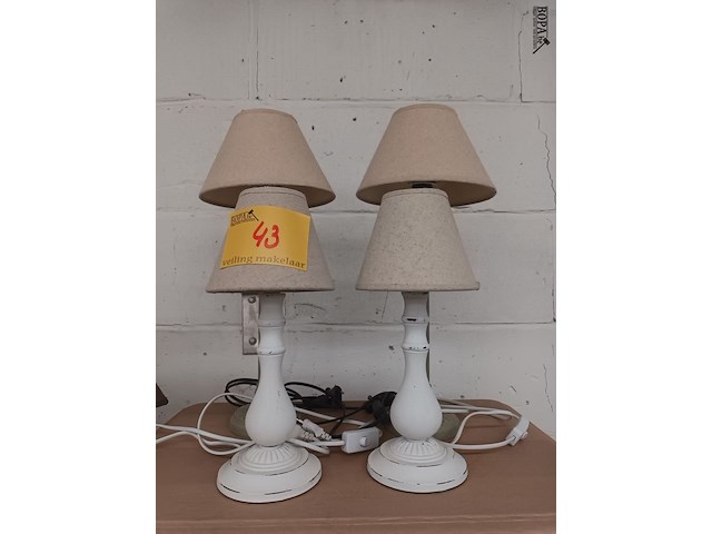 Lot 43 - schemerlampjes - 4 stuks - afbeelding 1 van  4