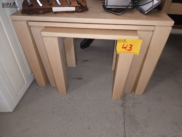 Lot 43 - set bijzettafels - afbeelding 1 van  3