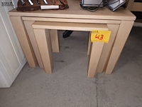 Lot 43 - set bijzettafels - afbeelding 1 van  3