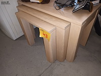 Lot 43 - set bijzettafels - afbeelding 2 van  3