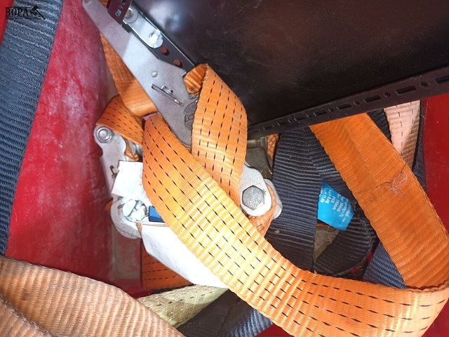 Lot 43 - spanriemen en kettingen - afbeelding 4 van  4