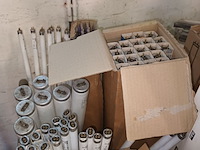 Lot 43 - tl lampen - afbeelding 2 van  3