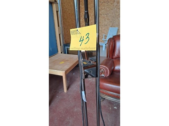 Lot 43 - verstelbare lees- en plafondverlichting - afbeelding 4 van  5