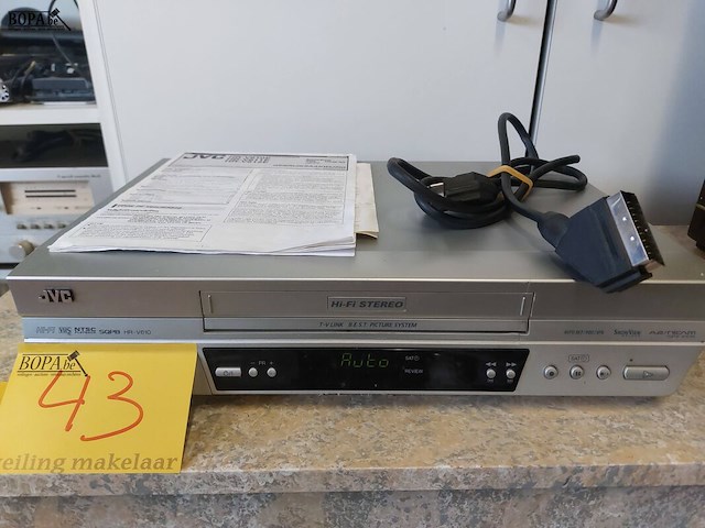 Lot 43 - videorecorder jvc hr-v610 - afbeelding 1 van  4
