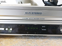 Lot 43 - videorecorder jvc hr-v610 - afbeelding 3 van  4