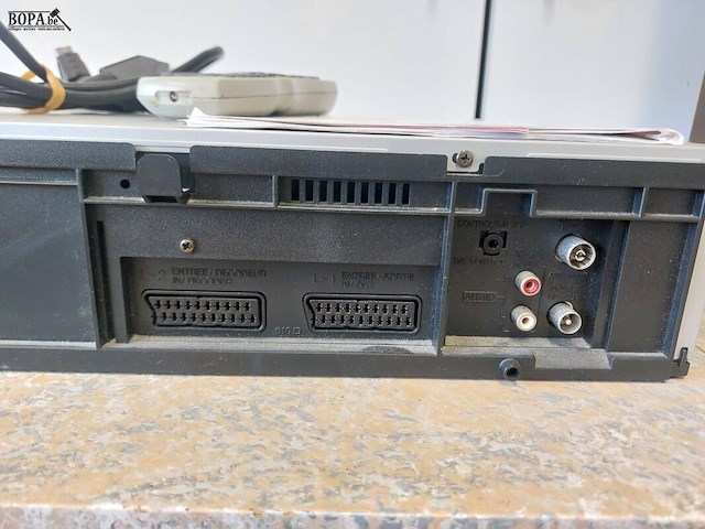 Lot 43 - videorecorder jvc hr-v610 - afbeelding 4 van  4