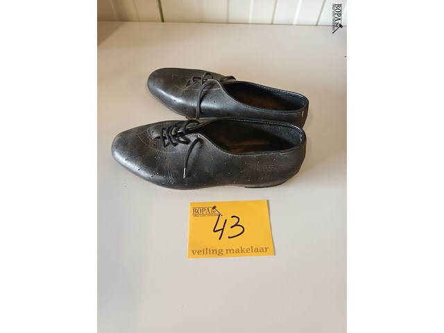 Lot 43 - vintage wielrenner schoenen - afbeelding 1 van  4