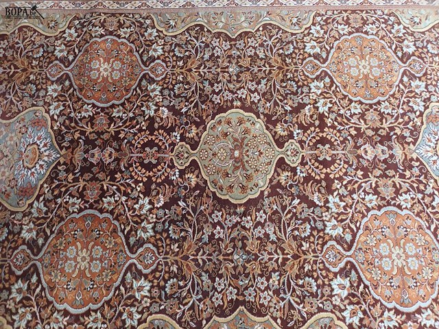 Lot 43 - vloertapijt - afbeelding 3 van  3