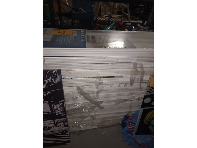 Lot 43 - wand- en plafondbekleding - afbeelding 2 van  4