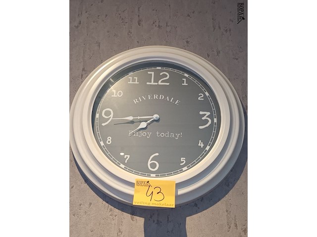 Lot 43 - wandklok - afbeelding 1 van  3