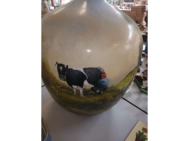 Lot 430 - beschilderde grote fles - afbeelding 4 van  5
