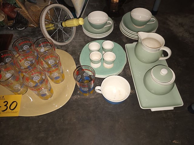 Lot 430 - retro decoratie en huisraad. 44 stuks - afbeelding 2 van  5