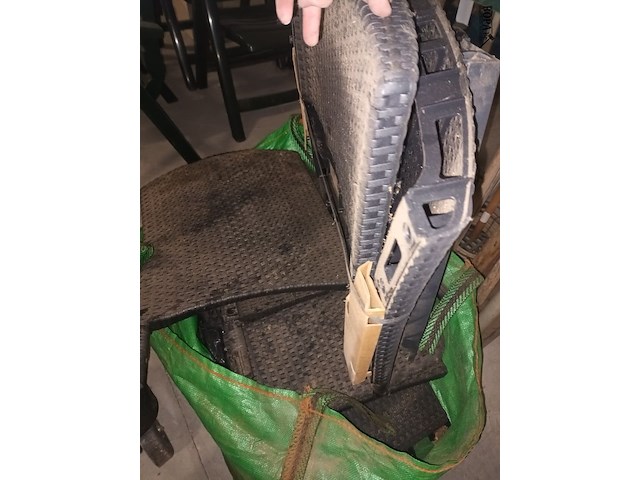 Lot 431 - onderdelen tuinset - afbeelding 3 van  3