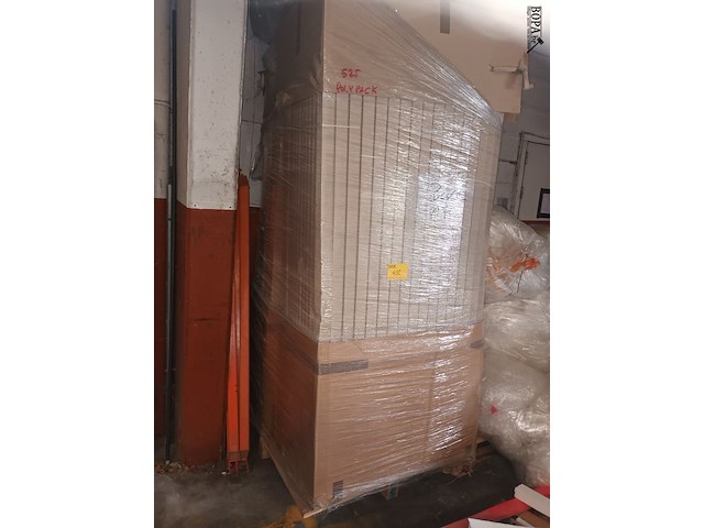 Lot 432 - doos met kartonnen profielen - afbeelding 2 van  3