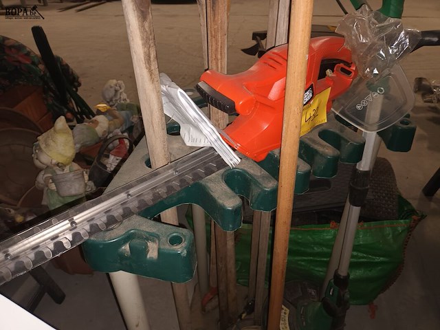 Lot 432 - tuingereedschap. 9 stuks - afbeelding 2 van  6