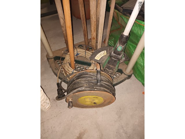 Lot 432 - tuingereedschap. 9 stuks - afbeelding 4 van  6