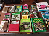 Lot 433 - boeken over tuinieren en natuur. 22 stuks - afbeelding 1 van  4