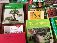 Lot 433 - boeken over tuinieren en natuur. 22 stuks - afbeelding 3 van  4