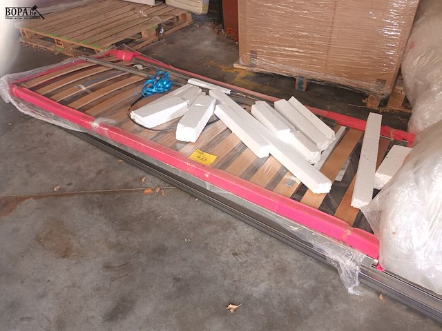 Lot 433 - lattenbodem. 2 stuks - afbeelding 2 van  2
