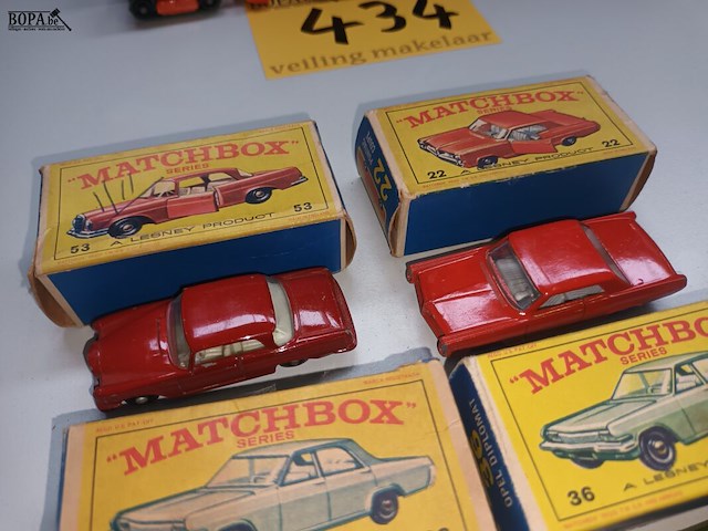 Lot 433 - matchbox auto’s. 5 stuks - afbeelding 4 van  4