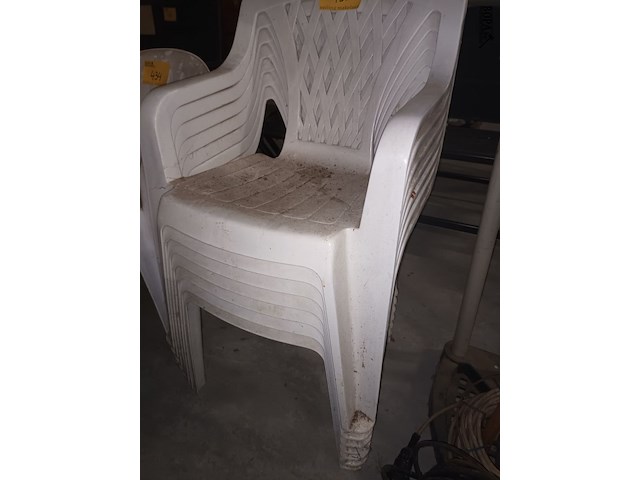 Lot 433 - pvc tuinstoelen. 7 stuks - afbeelding 3 van  3