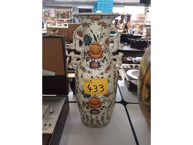 Lot 433 - vaas delft hollandia - afbeelding 1 van  4