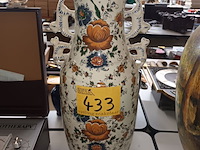 Lot 433 - vaas delft hollandia - afbeelding 1 van  4