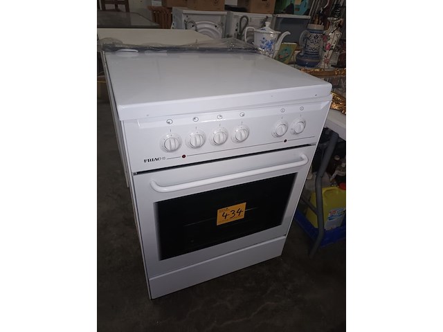 Lot 434 - elektrisch fornuis friac - afbeelding 1 van  4