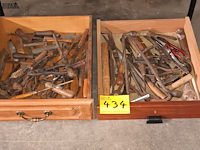 Lot 434 - gereedschap. 2 bakken - afbeelding 1 van  3