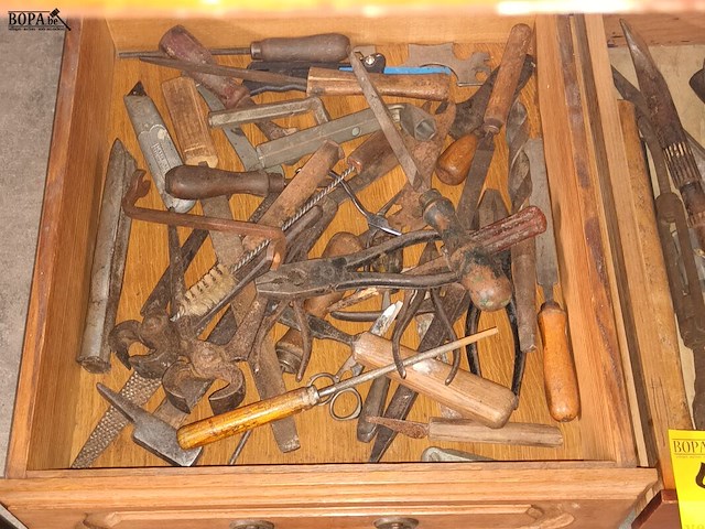 Lot 434 - gereedschap. 2 bakken - afbeelding 2 van  3