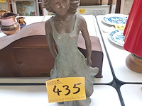 Lot 435 - beeld vrouw geert kunen - afbeelding 1 van  3