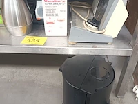 Lot 435 - dia projector en keukentoestellen. 5 stuks