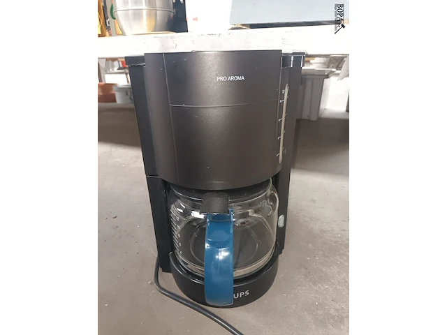 Lot 435 - dia projector en keukentoestellen. 5 stuks - afbeelding 2 van  6