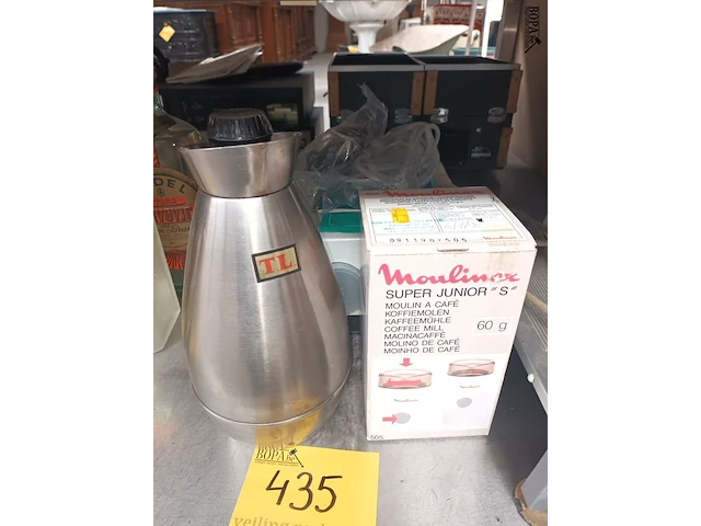 Lot 435 - dia projector en keukentoestellen. 5 stuks - afbeelding 4 van  6