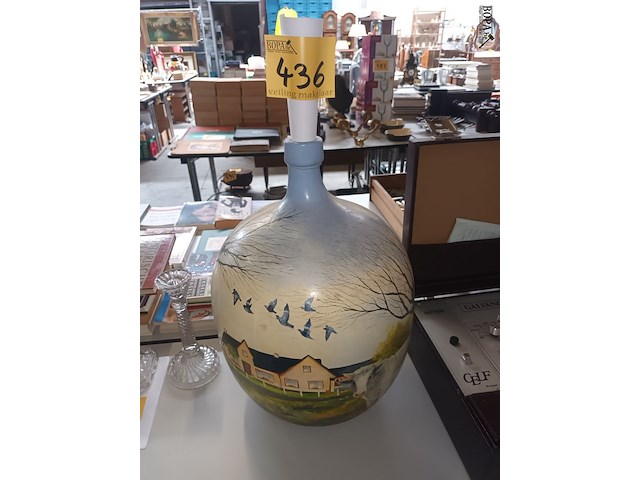 Lot 436 - beschilderde grote fles - afbeelding 1 van  4