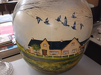 Lot 436 - beschilderde grote fles - afbeelding 2 van  4