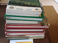 Lot 436 - boeken over wijn en bier. 11 stuks - afbeelding 1 van  3