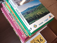 Lot 436 - boeken over wijn en bier. 11 stuks - afbeelding 3 van  3